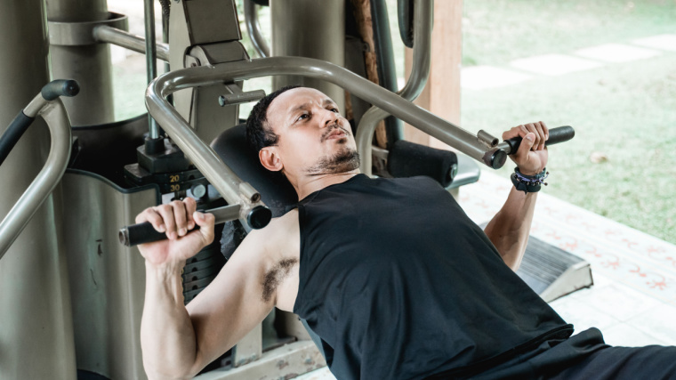 Mitos Umum Tentang Mesin Chest Press yang Perlu Diluruskan