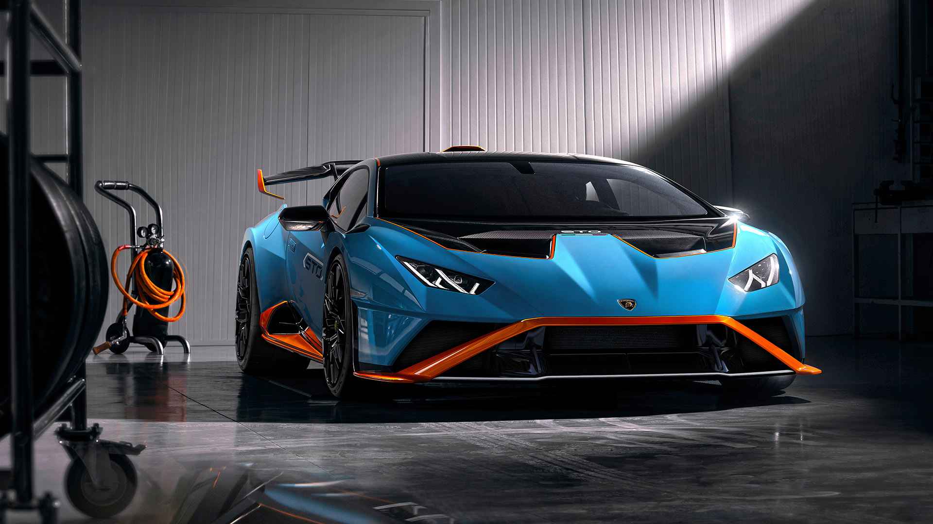 Lamborghini Huracan STO: Supercar Terbaik untuk Pengalaman Balap